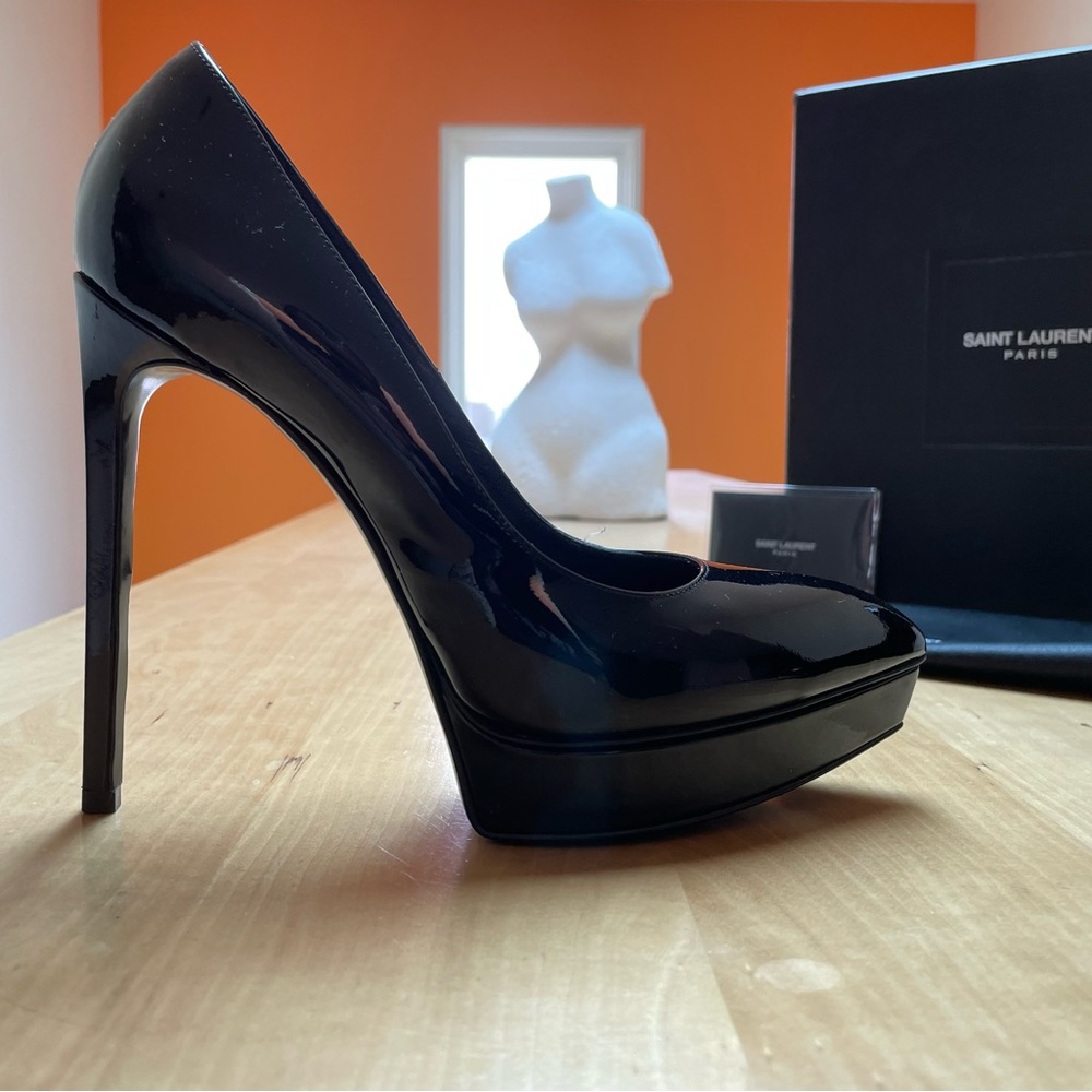 SAINT LAURENT classic Vitello Vernice  patent leather platform pumps sz 9